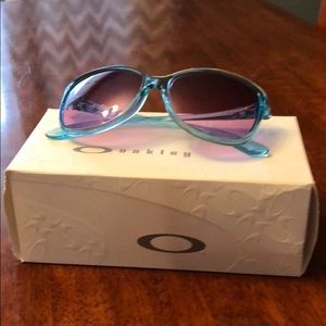Women’s Oakley Sunglasses (Pampered)